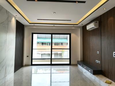Living Room Image of 700 Sq.ft 3 BHK Apartment / Flat for sale in ROF Aalayas Phase 2, Sector 102 Gurgaon for Rs. 8400000