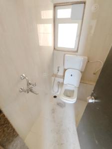 Bathroom Image of 550 Sq.ft 1 BHK Apartment / Flat for rent in Puraniks Grand Central, Thane West Thane for Rs. 28000