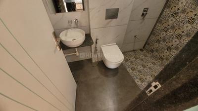 Bathroom Image of 1700 Sq.ft 3 BHK Apartment / Flat for rent in Chhani Jakat Naka Vadodara for Rs. 28000