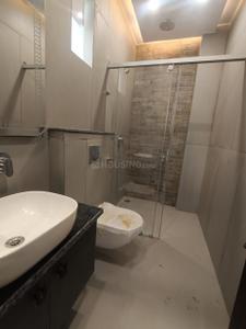 Bathroom Image of 1500 Sq.ft 3 BHK Builder Floor for rent in Janakpuri New Delhi for Rs. 60000