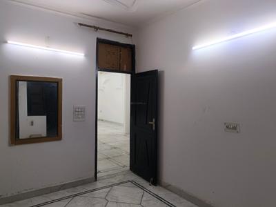 Bedroom Image of 1440 Sq.ft 3 BHK Builder Floor for rent in Mukherjee Nagar New Delhi for Rs. 39000