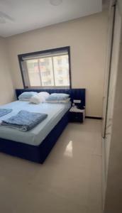 Bedroom Image of 750 Sq.ft 1 BHK Independent House for rent in Colaba Mumbai for Rs. 110000