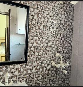 Bathroom Image of 1500 Sq.ft 3 BHK Apartment / Flat for rent in Parsvnath Prestige, Sector 93A Noida for Rs. 57000