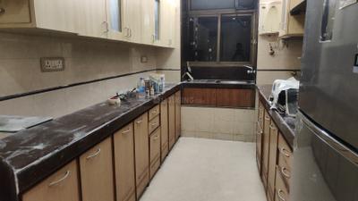 Kitchen Image of 650 Sq.ft 1 BHK Apartment / Flat for rent in Prathamesh Apartments, Prabhadevi Mumbai for Rs. 75000