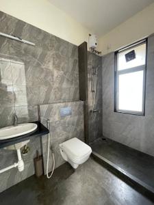 Bathroom Image of 1300 Sq.ft 3 BHK Apartment / Flat for rent in Borivali West Mumbai for Rs. 86000