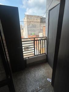 Balcony Image of 700 Sq.ft 2 BHK Builder Floor for rent in RWA Jitar Nagar Block C, Krishna Nagar New Delhi for Rs. 18000