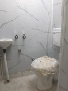 Bedroom One Image of 1200 Sq.ft 3 BHK Apartment / Flat for sale in Vikaspuri Luxury Homes, Vikaspuri New Delhi for Rs. 15500000