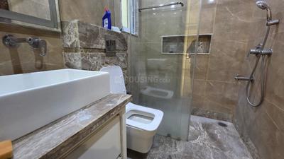 Bathroom Image of 1001 Sq.ft 2 BHK Independent House for rent in RWA Lajpat Nagar 4 Colonies, Lajpat Nagar New Delhi for Rs. 58500