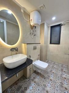 Bathroom Image of 750 Sq.ft 1 BHK Apartment / Flat for rent in Ramkrishna Apartments, Mansarovar Jaipur for Rs. 9000