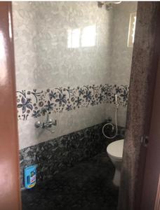 Bathroom Image of 850 Sq.ft 2 BHK Builder Floor for rent in Shanti Nagar Bengaluru for Rs. 35000