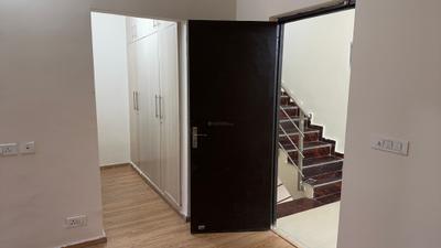 Bedroom Image of 1700 Sq.ft 3.5 BHK Villa for rent in Amrapali Dream Valley, Noida Extension Greater Noida for Rs. 29990
