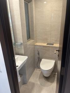 Bathroom Image of 417 Sq.ft 1 BHK Apartment / Flat for sale in Hiranandani Regent Hill A B C D And E Wing, Powai Mumbai for Rs. 18200000