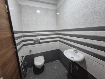 Bathroom Image of 1066 Sq.ft 2 BHK Apartment / Flat for sale in Vidhan Sabha Road Raipur for Rs. 3731000