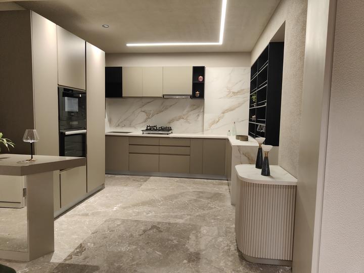 Gulbai Tekra Main Image 1