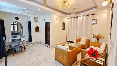 Hall Image of 1300 Sq.ft 3 BHK Apartment / Flat for rent in Vaishali Ghaziabad for Rs. 37000