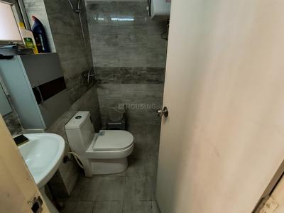 Bathroom Image of 749 Sq.ft 3 BHK Apartment / Flat for rent in Gaurs Siddhartham, Siddharth Vihar Ghaziabad for Rs. 28000
