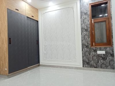 Bedroom Image of 1305 Sq.ft 3 BHK Builder Floor for sale in Shahdara New Delhi for Rs. 15500000