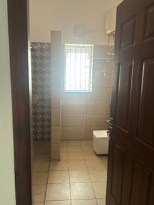 Bathroom Image of 4500 Sq.ft 4 BHK Independent House for rent in Uthandi Chennai for Rs. 250000