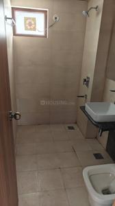 Bathroom Image of 1500 Sq.ft 3 BHK Apartment / Flat for rent in Azea Botanica, Vrindavan Yojana Lucknow for Rs. 32000