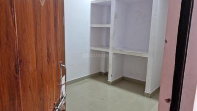 Bedroom Image of 650 Sq.ft 1 BHK Independent House for rent in Babuganj Lucknow for Rs. 12000