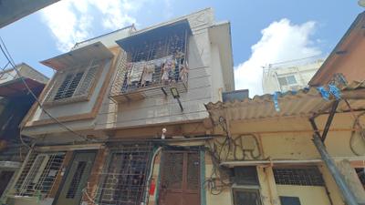 Living Room Image of 900 Sq.ft 2 BHK Independent House for sale in Kandivali West Mumbai for Rs. 12000000