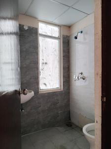 Common Bathroom Image of 820 Sq.ft 2.5 BHK Apartment / Flat for sale in Amrapali Dream Valley 2, Noida Extension Greater Noida for Rs. 6700000