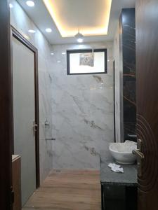 Common Bathroom Image of 2200 Sq.ft 4 BHK Builder Floor for sale in Paschim Vihar New Delhi for Rs. 45000000