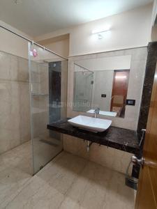 Bathroom Image of 3250 Sq.ft 4 BHK Apartment / Flat for rent in Adani La Marina, Shantigram Ahmedabad for Rs. 115000