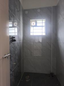 Bathroom Image of 550 Sq.ft 1 BHK Apartment / Flat for rent in Singasandra Bengaluru for Rs. 22000