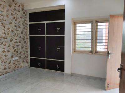 Bedroom Image of 2400 Sq.ft 4 BHK Duplex for rent in Shri G G Dreams, Shastripuram Agra for Rs. 22500