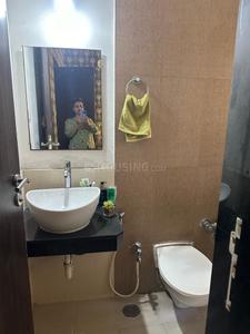 Bathroom Image of 1200 Sq.ft 3 BHK Apartment / Flat for rent in Runwal Pearl, Thane West Thane for Rs. 48000