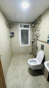 Bathroom Image of 900 Sq.ft 2 BHK Apartment / Flat for rent in Koyambedu Chennai for Rs. 80000