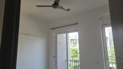 Bedroom Image of 1700 Sq.ft 3 BHK Builder Floor for rent in Smartworld Orchard, Sector 61 Gurgaon for Rs. 65000