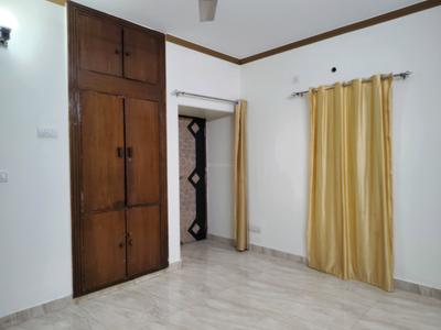 Bedroom Image of 2200 Sq.ft 3 BHK Apartment / Flat for rent in DDA Flats Vasant Kunj, Vasant Kunj New Delhi for Rs. 84000