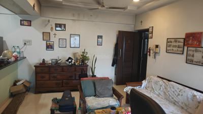 Living Room Image of 750 Sq.ft 2 BHK Apartment / Flat for sale in Andheri West Mumbai for Rs. 25000000