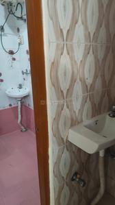 Bathroom Image of 1250 Sq.ft 2 BHK Builder Floor for rent in Bangla Bazar Lucknow for Rs. 15000