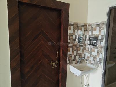 Bathroom Image of 2500 Sq.ft 3 BHK Apartment / Flat for rent in Sardar Patel Colony Patna for Rs. 14000