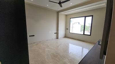 Bedroom Image of 2700 Sq.ft 4.5 BHK Builder Floor for sale in Punjabi Bagh New Delhi for Rs. 62500000