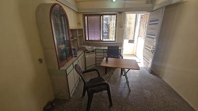 Living Room Image of 650 Sq.ft 1 BHK Apartment / Flat for rent in Deccan Gymkhana Pune for Rs. 30000