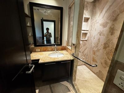 Bathroom Image of 3200 Sq.ft 4 BHK Builder Floor for sale in Vasant Vihar New Delhi for Rs. 165000000