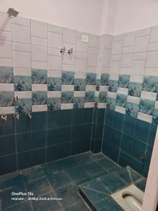 Bathroom Image of 1250 Sq.ft 3 BHK Independent House for rent in Rajajipuram Lucknow for Rs. 18000