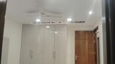 Bedroom Image of 1350 Sq.ft 3 BHK Builder Floor for sale in Kirti Nagar New Delhi for Rs. 24000000