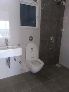 Common Bathroom Image of 1050 Sq.ft 3 BHK Apartment / Flat for sale in Borivali West Mumbai for Rs. 26000000