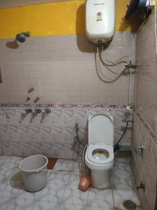 Bathroom Image of 1250 Sq.ft 1 BHK Builder Floor for rent in Gomti Nagar Lucknow for Rs. 16000