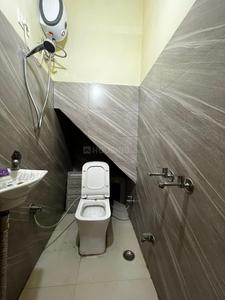 Bathroom Image of 800 Sq.ft 2 BHK Builder Floor for sale in Sri Niwaspuri New Delhi for Rs. 12000000