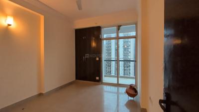 Bedroom Image of 1235 Sq.ft 2.5 BHK Apartment / Flat for rent in Mahagun Mascot, Crossings Republik Ghaziabad for Rs. 23000