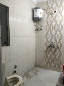 Common Bathroom Image of 850 Sq.ft 3 BHK Apartment / Flat for sale in Paschim Vihar New Delhi for Rs. 9000000
