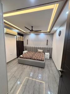 Bedroom Image of 2500 Sq.ft 4 BHK Builder Floor for rent in Vivek Vihar New Delhi for Rs. 150000