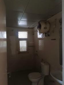 Common Bathroom Image of 1615 Sq.ft 3 BHK Apartment / Flat for sale in Mahindra Aura, Sector 110A Gurgaon for Rs. 22000000