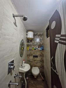 Bathroom Image of 535 Sq.ft 2 BHK Builder Floor for rent in Sector 7 Rohini New Delhi for Rs. 20500